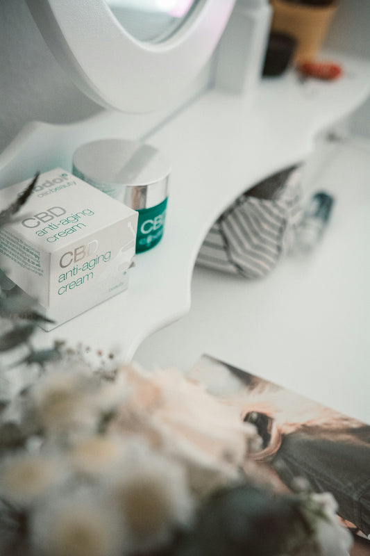 green and white cigarette pack